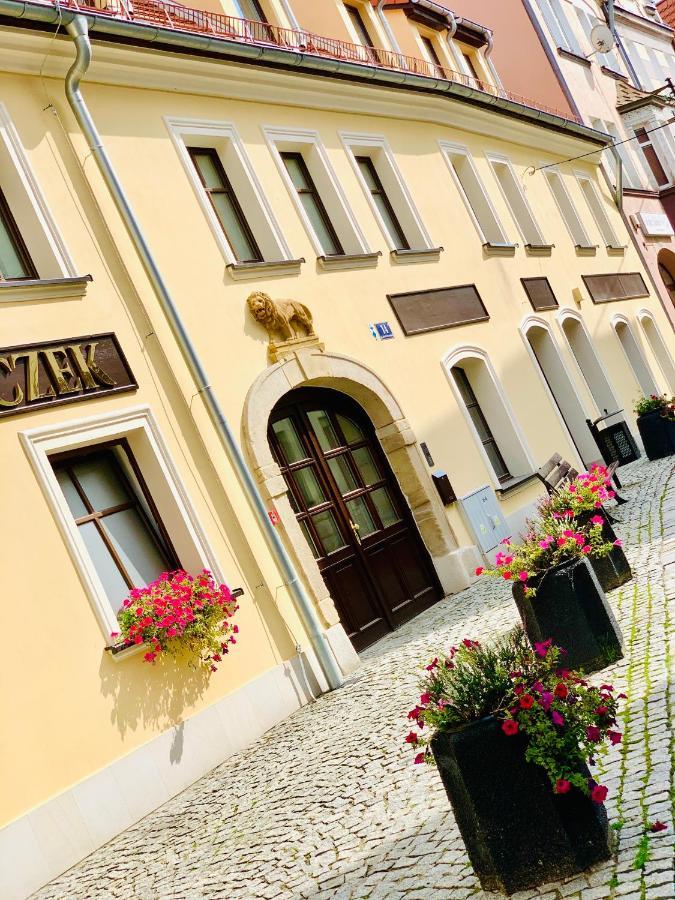Hotel, Apartament Pod Zlotym Lwem W Samym Centrum Miasta Z Darmowym Parkingiem VII Kłodzko Esterno foto